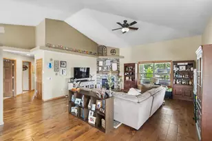 2306 Surrey Ln, Baraboo, WI 53913 - Photo 8