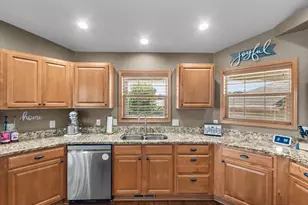 2306 Surrey Ln, Baraboo, WI 53913 - Photo 14