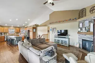 2306 Surrey Ln, Baraboo, WI 53913 - Photo 10