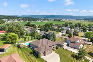 2306 Surrey Ln, Baraboo, WI 53913 - Photo 70