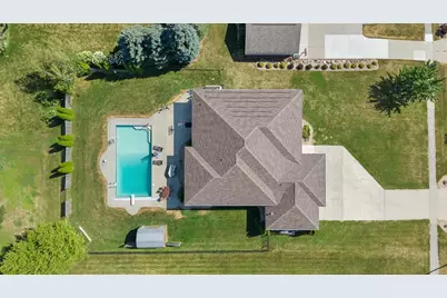 2306 Surrey Lane, Baraboo, WI 53913 - Photo 2