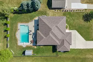 2306 Surrey Ln, Baraboo, WI 53913 - Photo 2