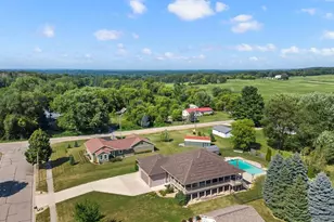 2306 Surrey Ln, Baraboo, WI 53913 - Photo 76