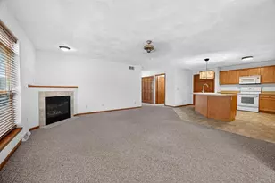 637 Garfield Ave, Janesville, WI 53536 - Photo 6