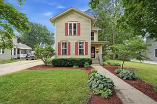 318 S 2nd St, Janesville, WI 53536 - Photo 1