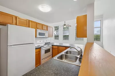 1009 Summit Avenue #6, Stoughton, WI 53589 - Photo 6
