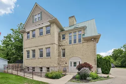 1009 Summit Avenue #6, Stoughton, WI 53589 - Photo 2