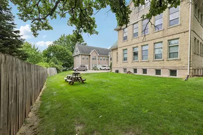 1009 Summit Avenue #6, Stoughton, WI 53589 - Photo 32