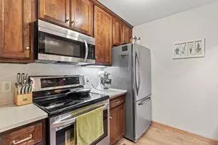1015 N Sunnyvale Ln, Madison, WI 53713 - Photo 8