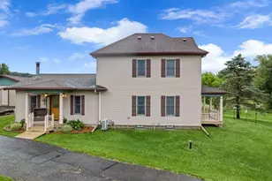 33606 Owl Ave, Elroy, WI 53929 - Photo 2