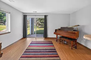 952 Rockefeller Ln, Madison, WI 53704 - Photo 4