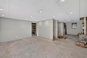1305 Dewberry Dr, Madison, WI 53719 - Photo 24