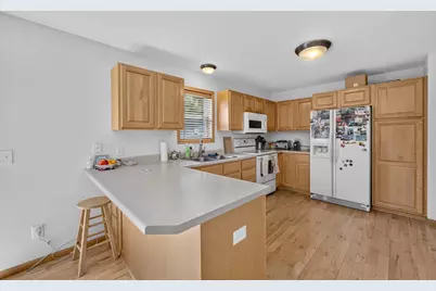 1305 Dewberry Drive, Madison, WI 53719 - Photo 6