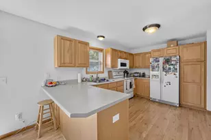 1305 Dewberry Dr, Madison, WI 53719 - Photo 6