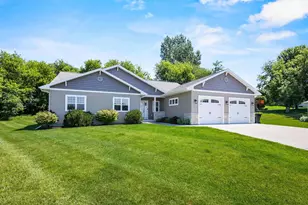 731 Chester Ct, Ripon, WI 54971 - Photo 1