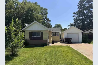 525 Hackett Street, Beloit, WI 53511 - Photo 2