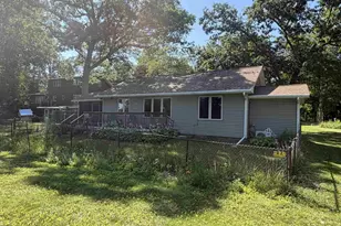 W723 Oak Shore Dr, Fall River, WI 53932 - Photo 2