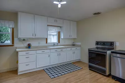 1442 S Marion Avenue, Janesville, WI 53546 - Photo 8