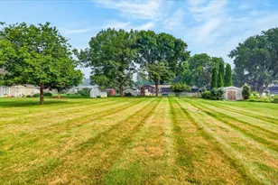 618 Jefferson St, DeForest, WI 53532 - Photo 4