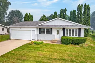618 Jefferson St, DeForest, WI 53532 - Photo 1