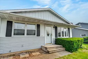 618 Jefferson St, DeForest, WI 53532 - Photo 6