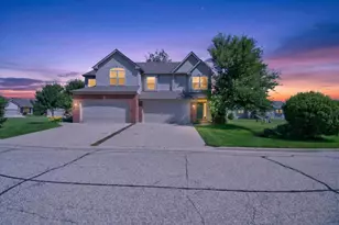 6582 Kristines Way, South Beloit, IL 61080 - Photo 2