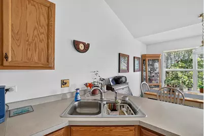 6582 Kristines Way, South Beloit, IL 61080 - Photo 14
