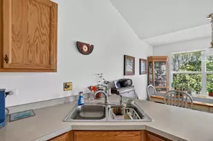6582 Kristines Way, South Beloit, IL 61080 - Photo 14
