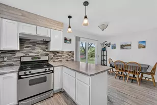 1221 Debra Ln, Madison, WI 53704 - Photo 8