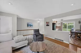 1221 Debra Ln, Madison, WI 53704 - Photo 6