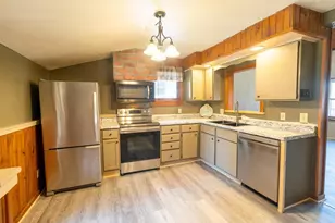 510 S Franklin St, Janesville, WI 53548 - Photo 2