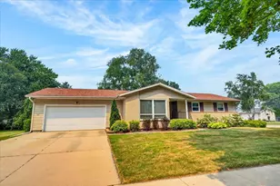 602 Dix St, Columbus, WI 53925 - Photo 2