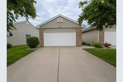 726 Kensington Square #726, Stoughton, WI 53589 - Photo 4