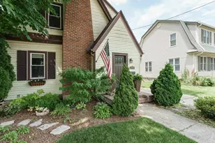 424 S Ringold St, Janesville, WI 53545 - Photo 2
