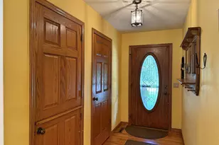 5352 N River Rd, Janesville, WI 53545 - Photo 8