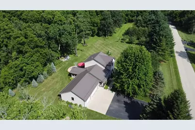 5352 N River Road, Janesville, WI 53545 - Photo 2