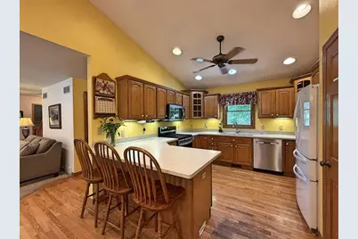 5352 N River Road, Janesville, WI 53545 - Photo 14