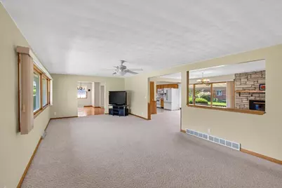 621 W Division Street, Ridgeville, WI 53533 - Photo 6