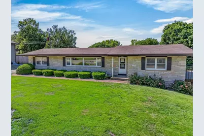 621 W Division Street, Ridgeville, WI 53533 - Photo 2