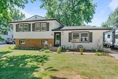 2428 Pioneer Drive, Beloit, WI 53511 - Photo 2