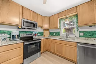 2428 Pioneer Dr, Beloit, WI 53511 - Photo 12