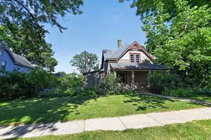 212 S 5th St, Mount Horeb, WI 53572 - Photo 2