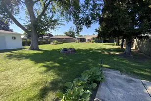 2017 Crestview St, Janesville, WI 53546 - Photo 2