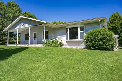 506 N Brooklyn Avenue, Elroy, WI 53929 - Photo 1