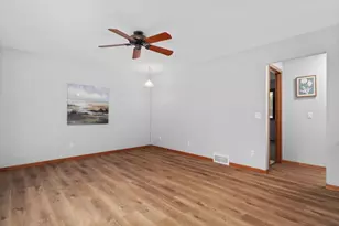 29 Newbury Cir, Madison, WI 53711 - Photo 4