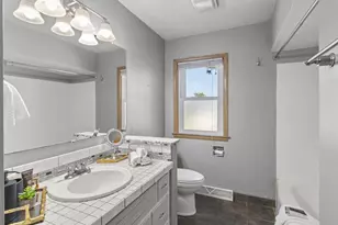 521 Wells St, Rio, WI 53960 - Photo 30