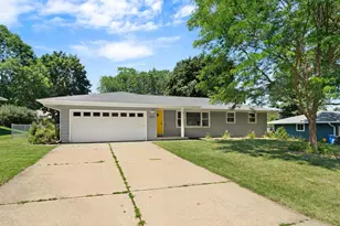 2727 Florann Dr, Fitchburg, WI 53711 - Photo 2