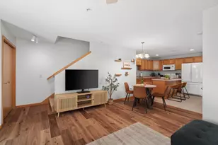 3902 Maple Grove Dr, Madison, WI 53719 - Photo 4