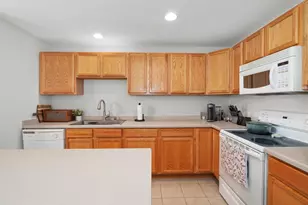 3902 Maple Grove Dr, Madison, WI 53719 - Photo 8