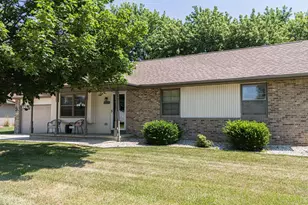 2502 N Wuthering Hills Dr, Janesville, WI 53546 - Photo 1